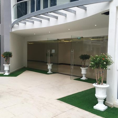 Luxury Business Suits In Grand Avenue By Pattaya City Estates Exterior photo
