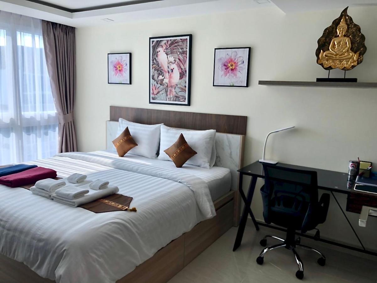 Luxury Business Suits In Grand Avenue By Pattaya City Estates Exterior photo