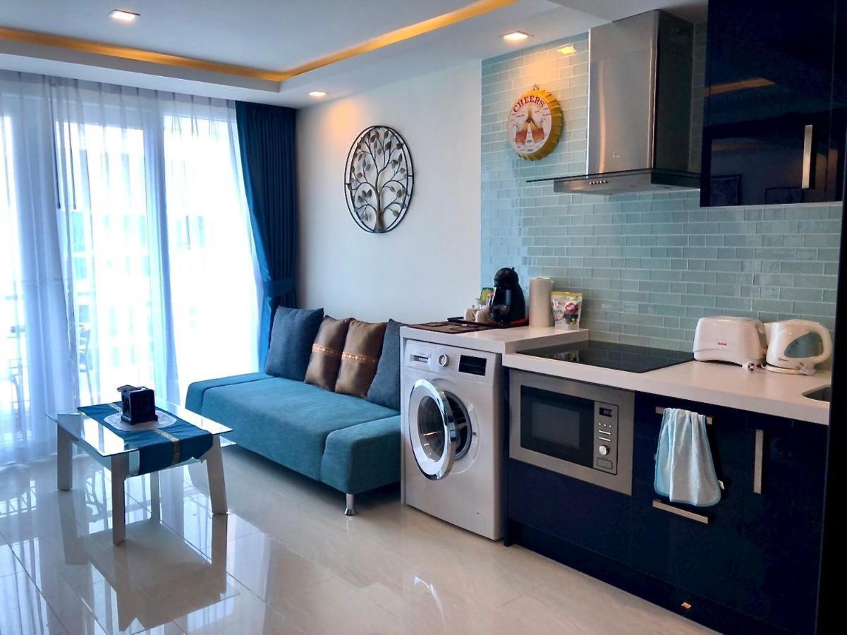 Luxury Business Suits In Grand Avenue By Pattaya City Estates Exterior photo