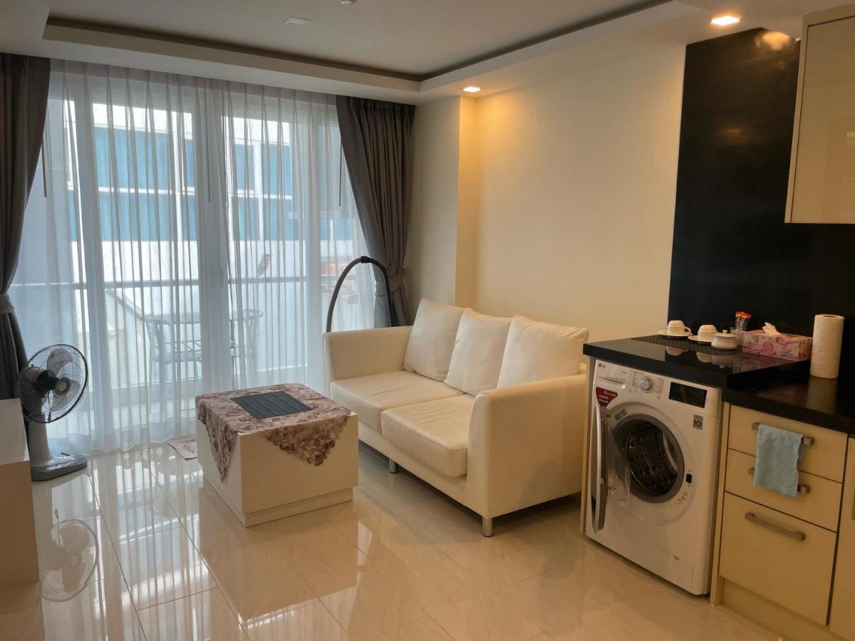 Luxury Business Suits In Grand Avenue By Pattaya City Estates Exterior photo