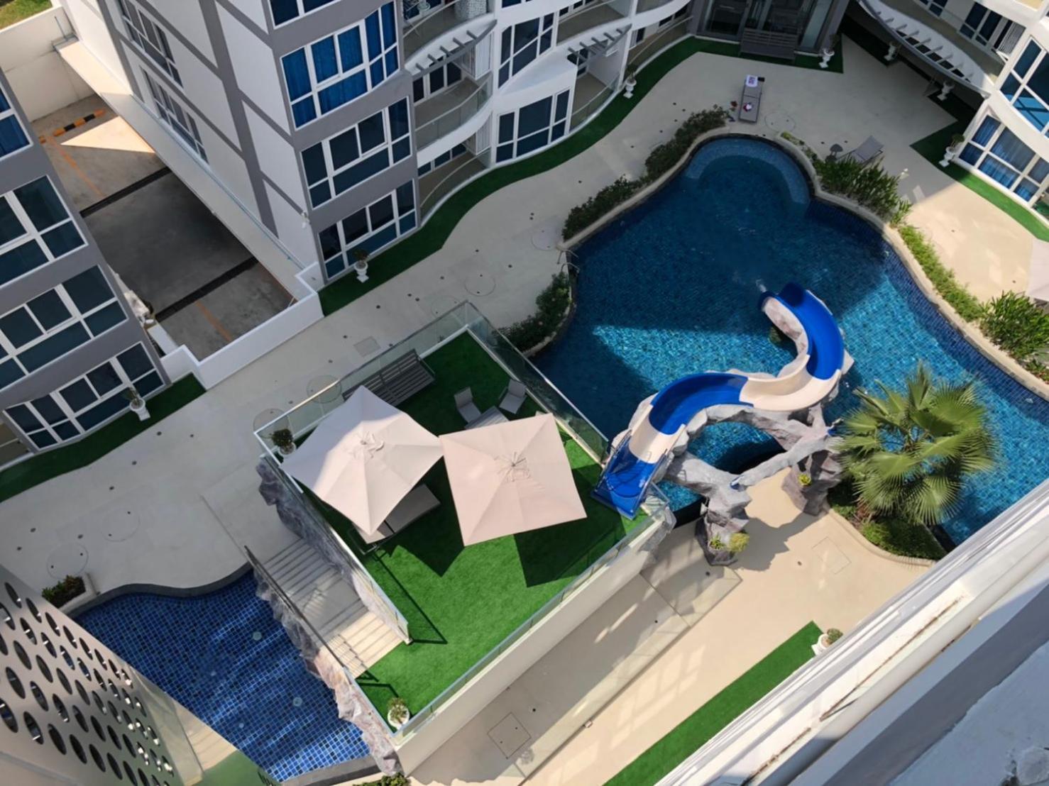 Luxury Business Suits In Grand Avenue By Pattaya City Estates Exterior photo