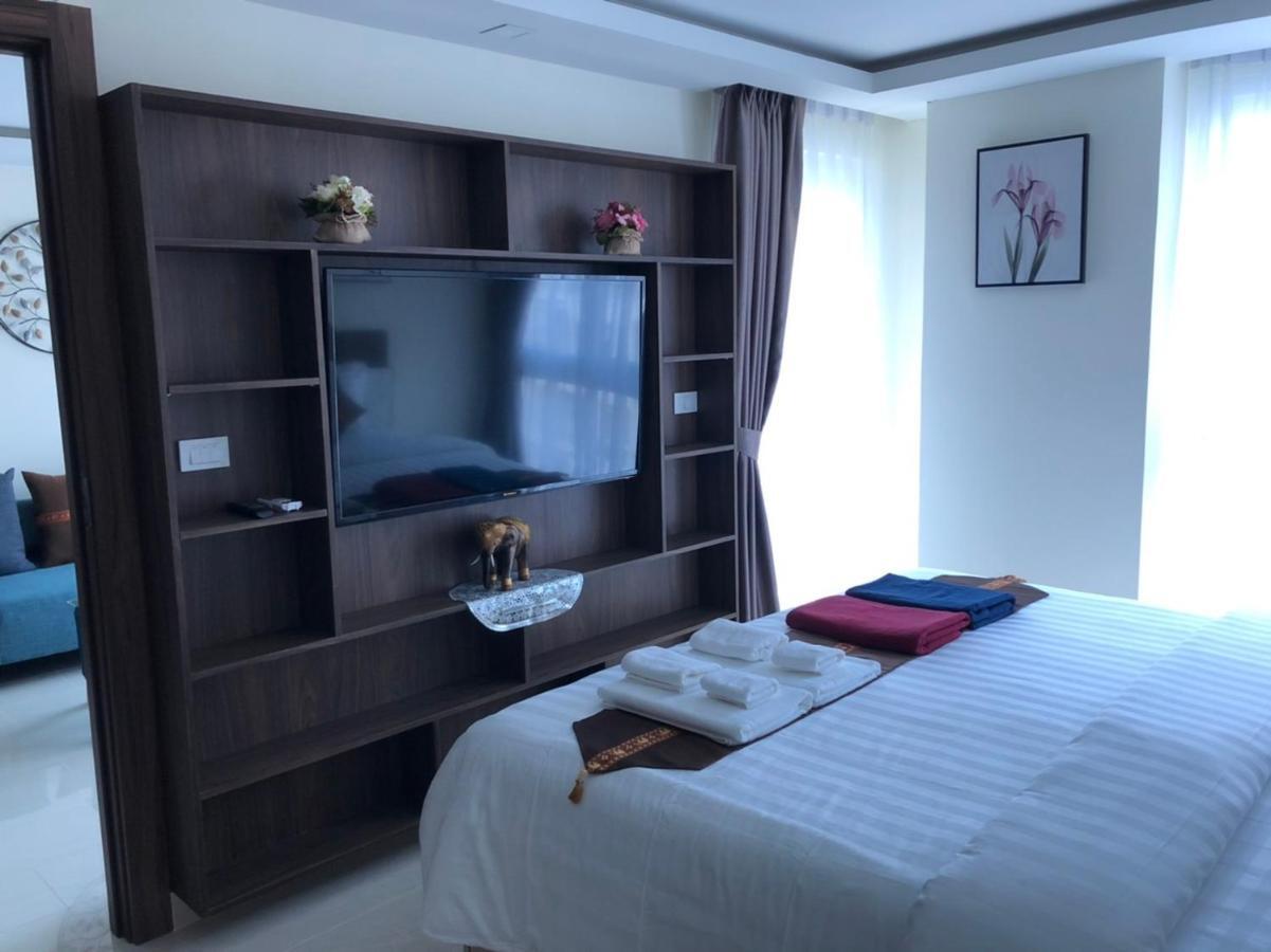 Luxury Business Suits In Grand Avenue By Pattaya City Estates Exterior photo